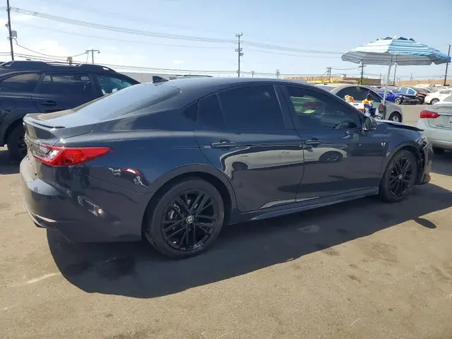 TOYOTA CAMRY 2025 photo 3