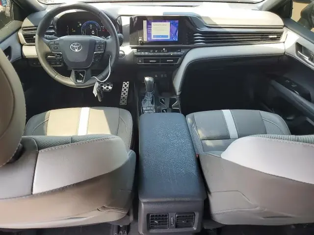 TOYOTA CAMRY 2025 photo 8