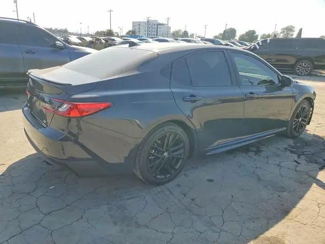 TOYOTA CAMRY 2025 photo 3