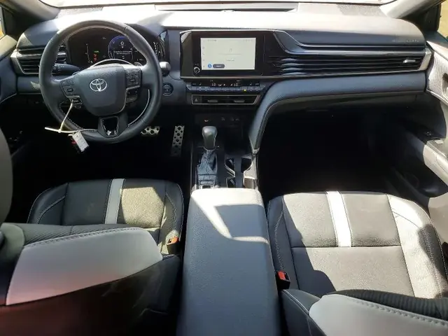 TOYOTA CAMRY 2025 photo 8