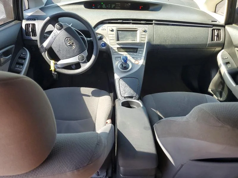 TOYOTA PRIUS 2012 photo 8
