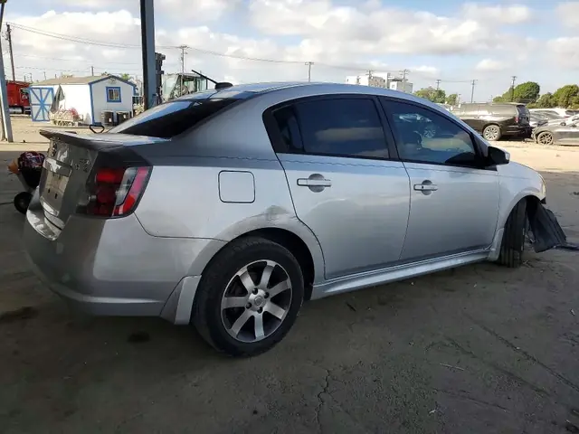 NISSAN SENTRA 2012 photo 3