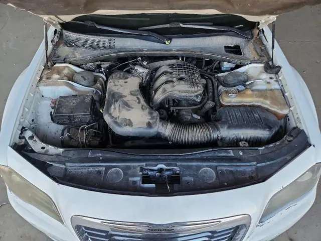 CHRYSLER 300 2013 photo 11