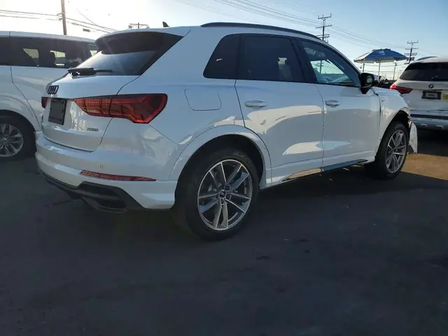 AUDI Q3 2025 photo 3