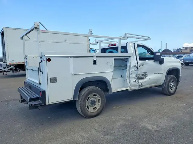 CHEVROLET SILVERADO 2022 photo 3