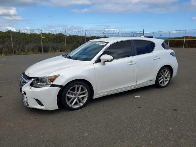 LEXUS CT 2016 — FRONT END