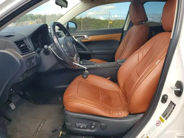 LEXUS CT 2016 photo 7