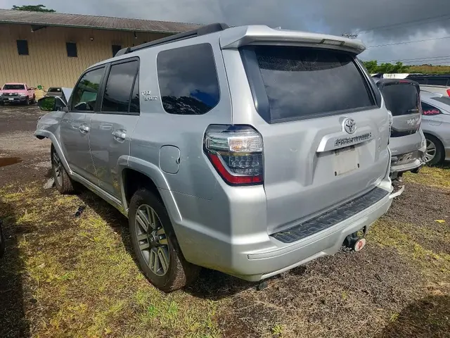 TOYOTA 4RUNNER 2022 photo 2