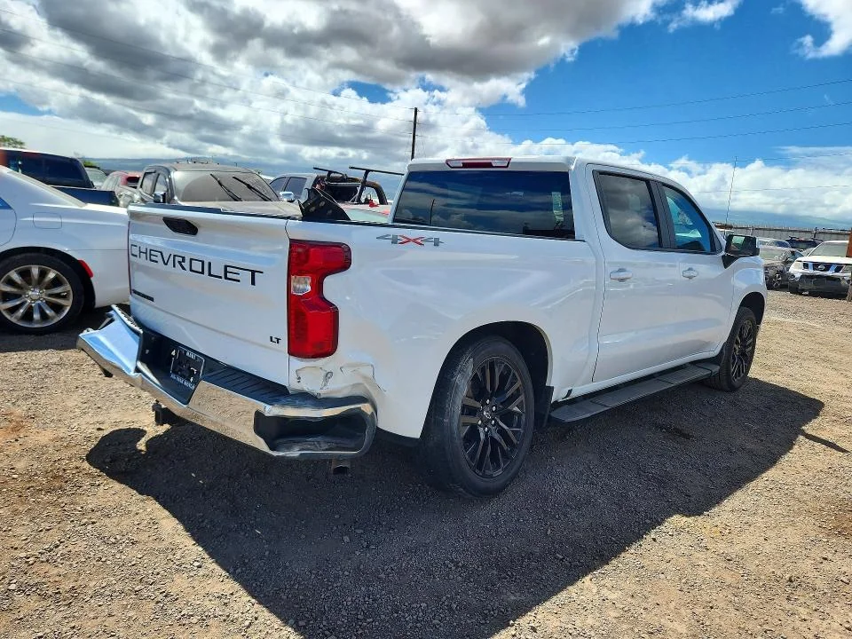 CHEVROLET SILVERADO 2024 photo 3