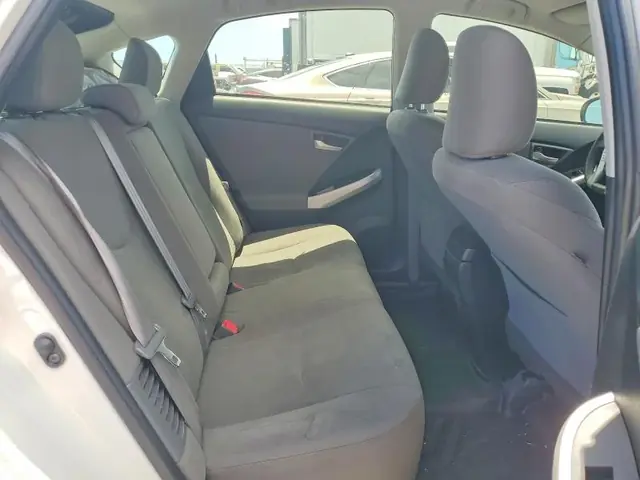 TOYOTA PRIUS 2015 photo 11