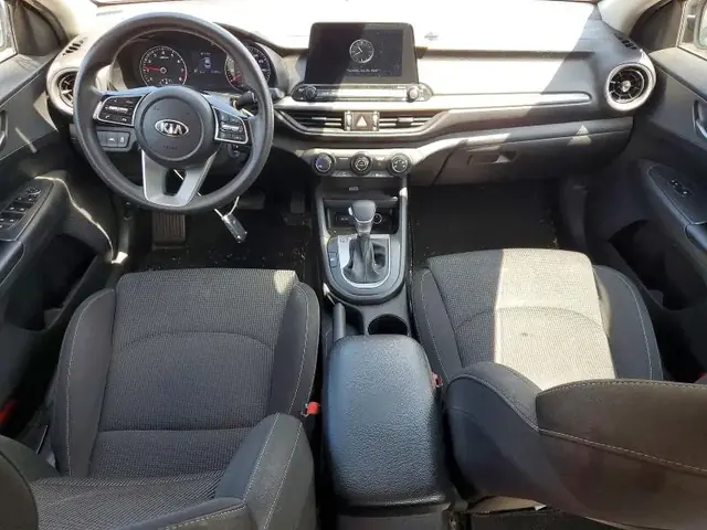 KIA FORTE 2021 photo 8